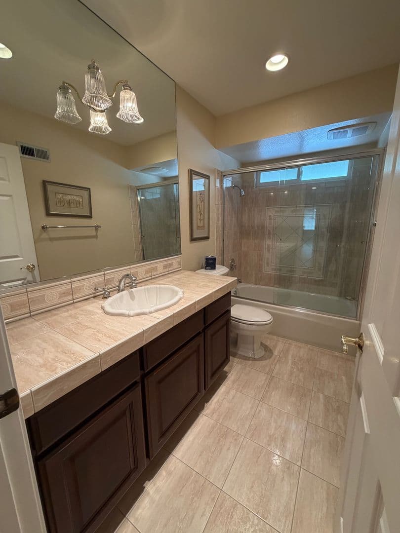 Brea House: 2377 Sommerset Dr