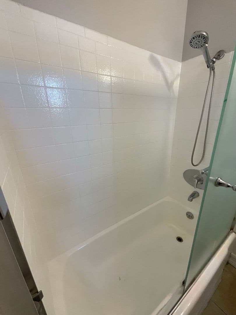 Maywood Apartment: 6118 Prospect Ave.