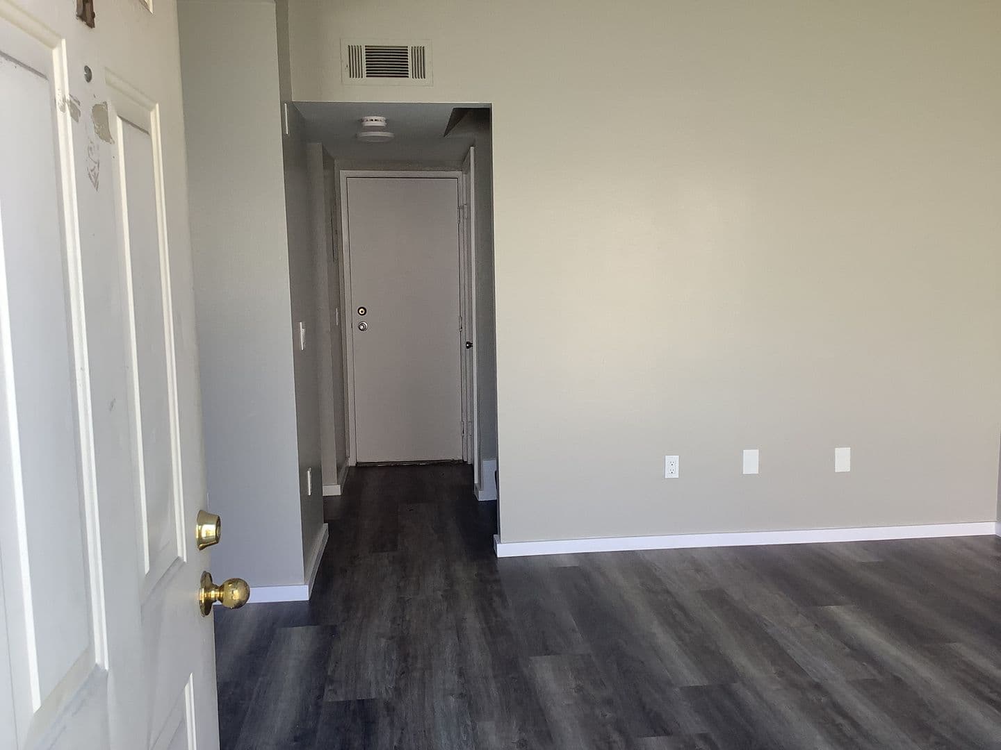 Bell Apartment: 4576 Florence Ave.