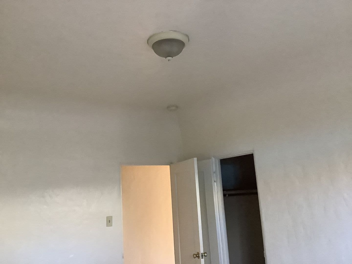 Huntington Park Apartment: 2804 E. 58th St.