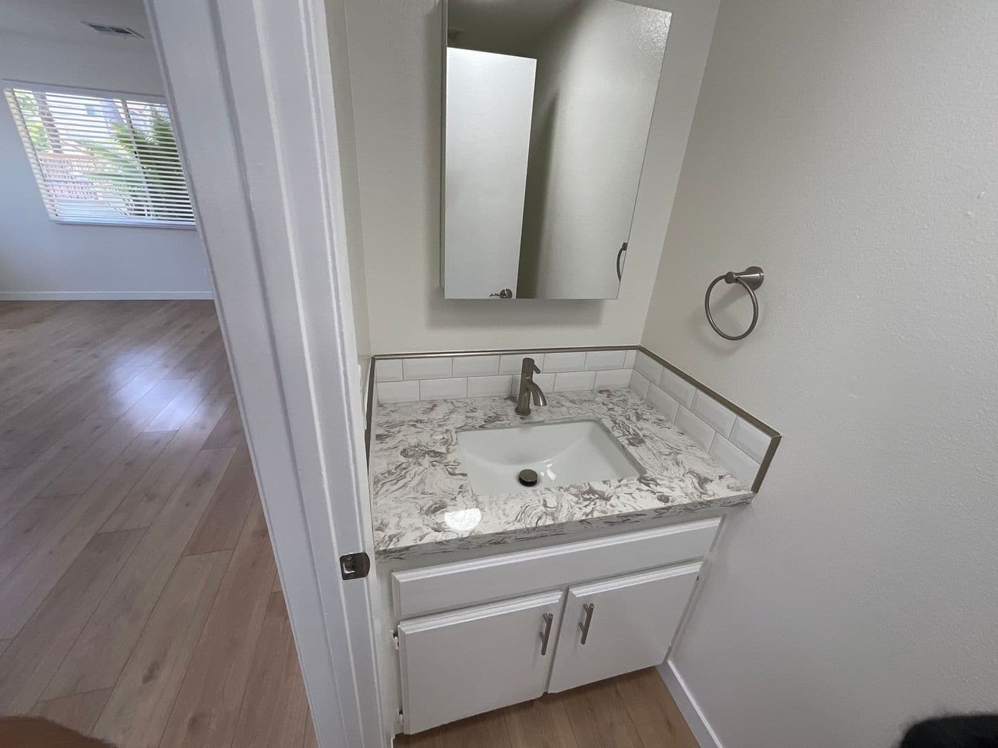Whittier Apartment: 6327 Newlin Ave.