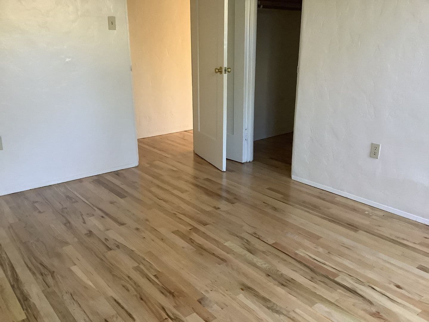 Huntington Park Apartment: 2804 E. 58th St.