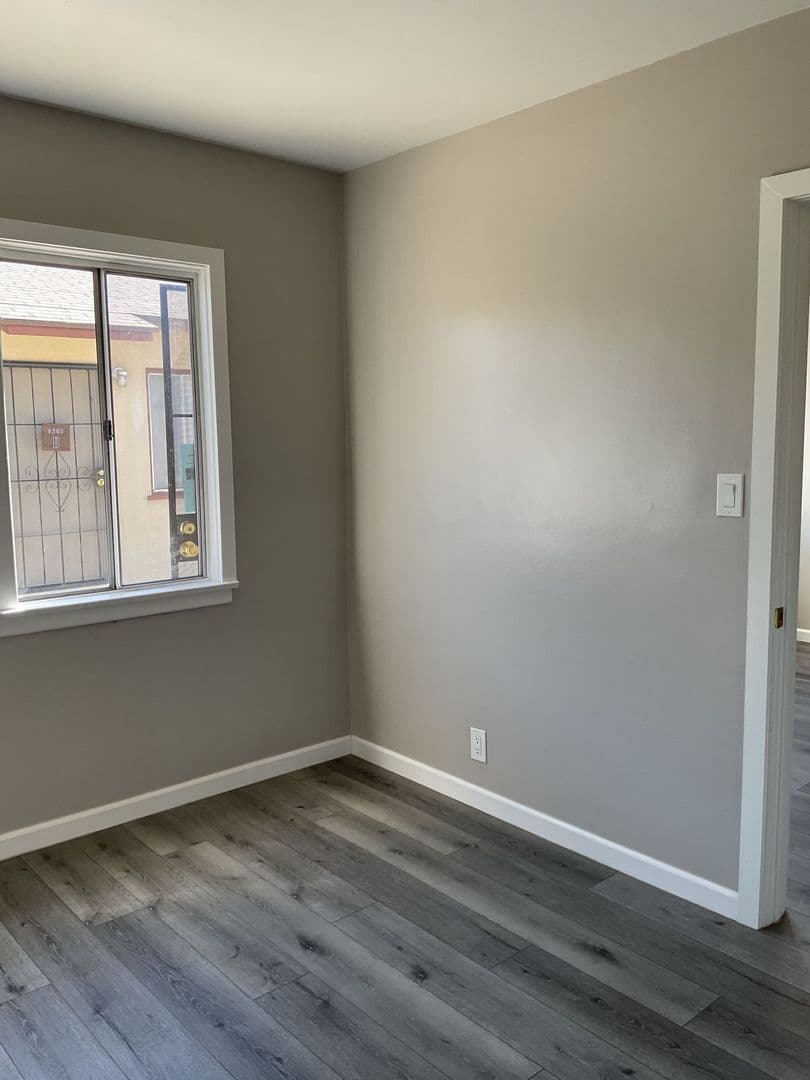 Bell Apartment: 6503 Fishburn Ave.