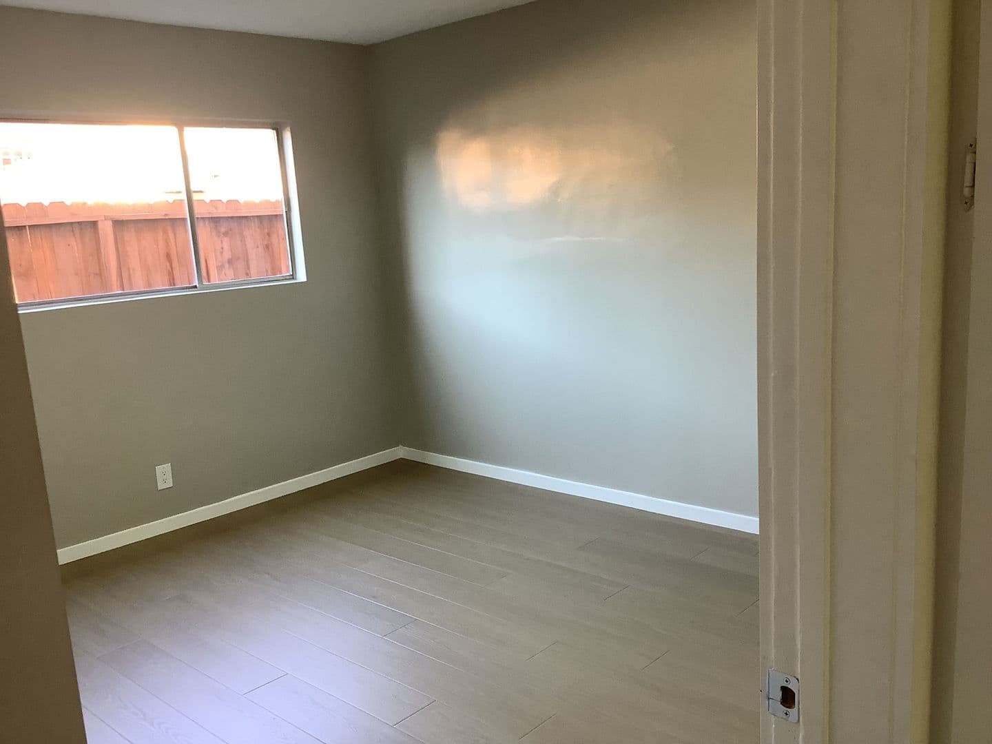 Huntington Park Apartment: 7013/S Malabar St.