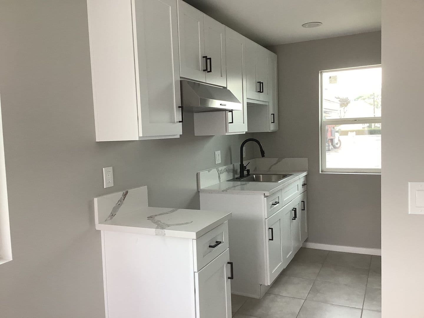 Bell Gardens Apartment: 5712 Priory St.