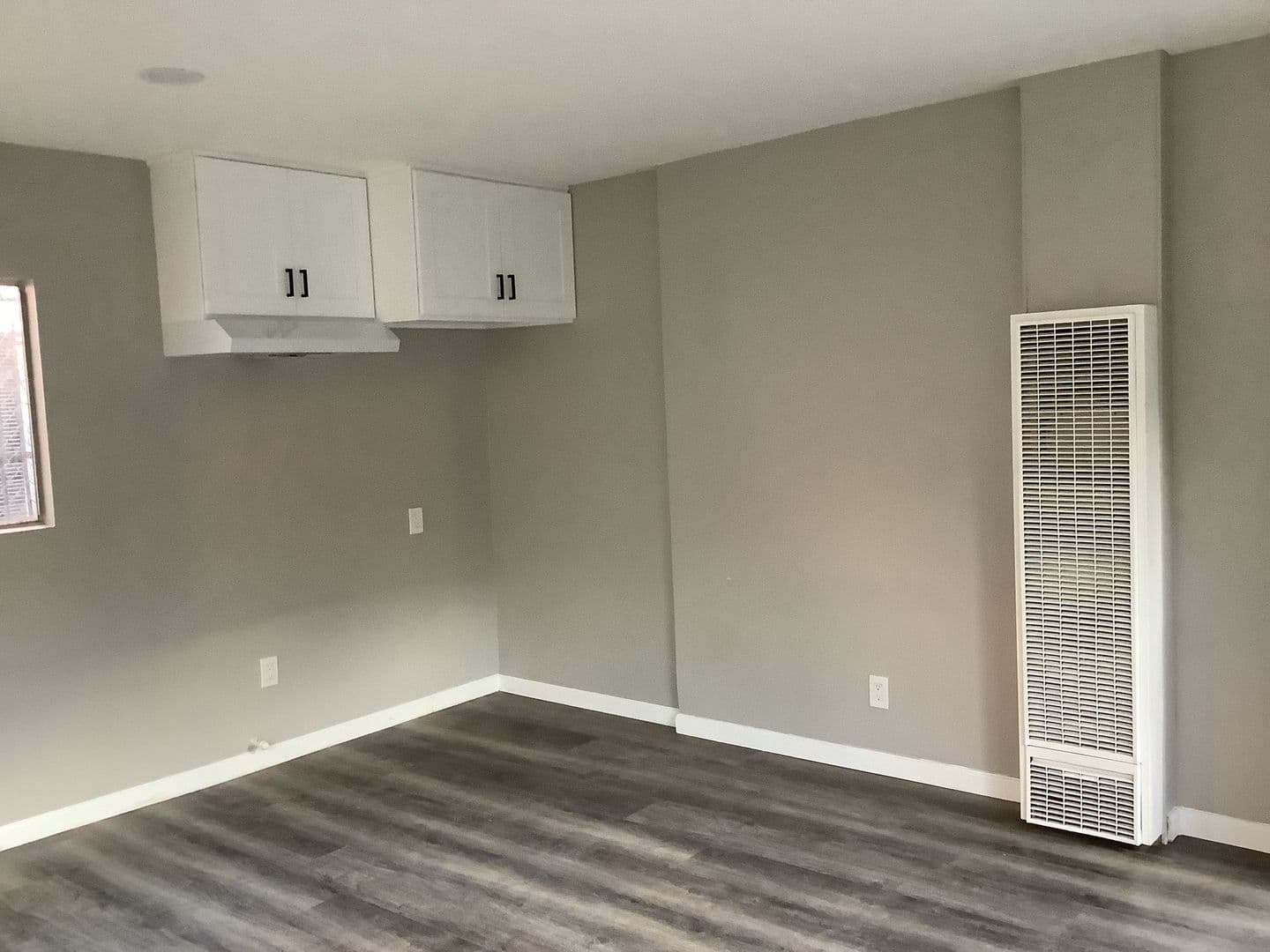 Huntington Park Apartment: 2768 E. 57th St.