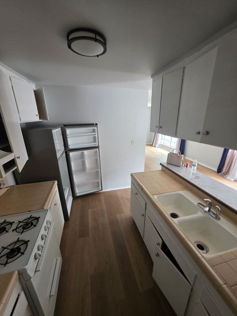 Los Angeles Apartment: 1343 N. Curson Ave.