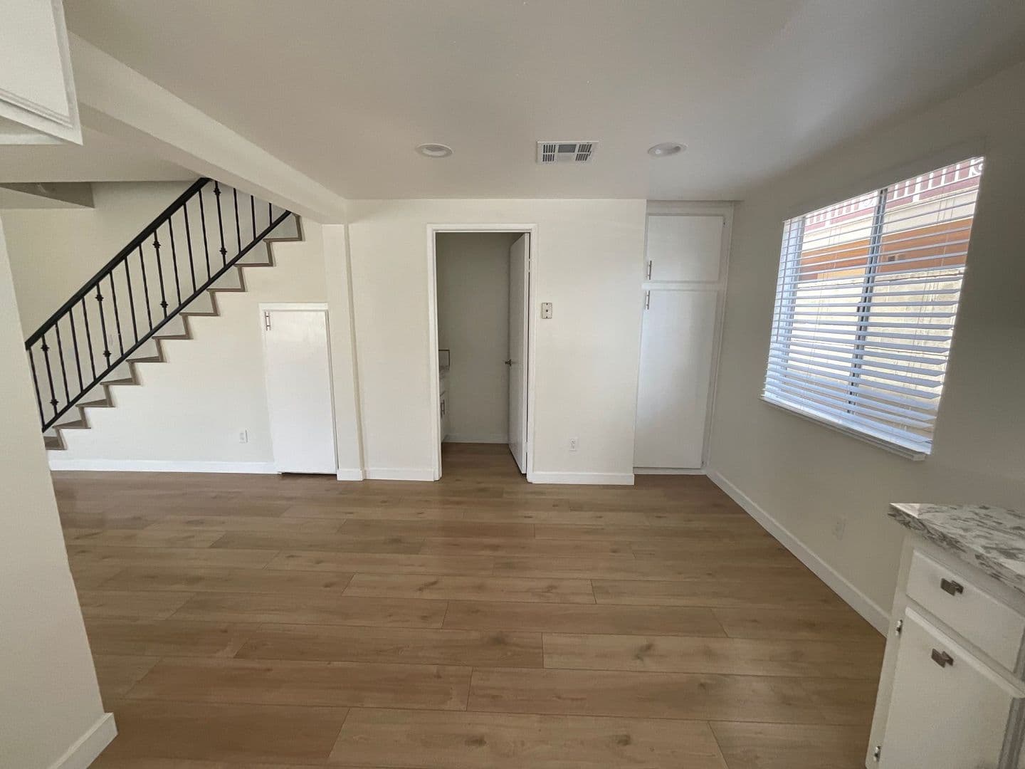 Whittier Apartment: 6327 Newlin Ave.