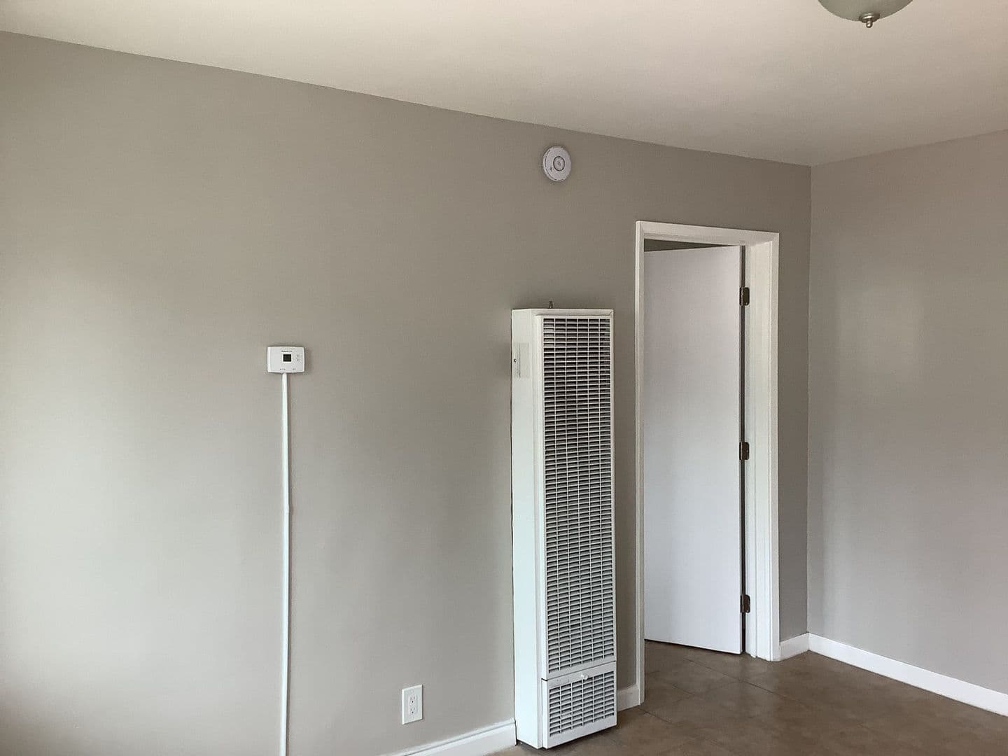 Bell Apartment: 6240/S Woodlawn Ave