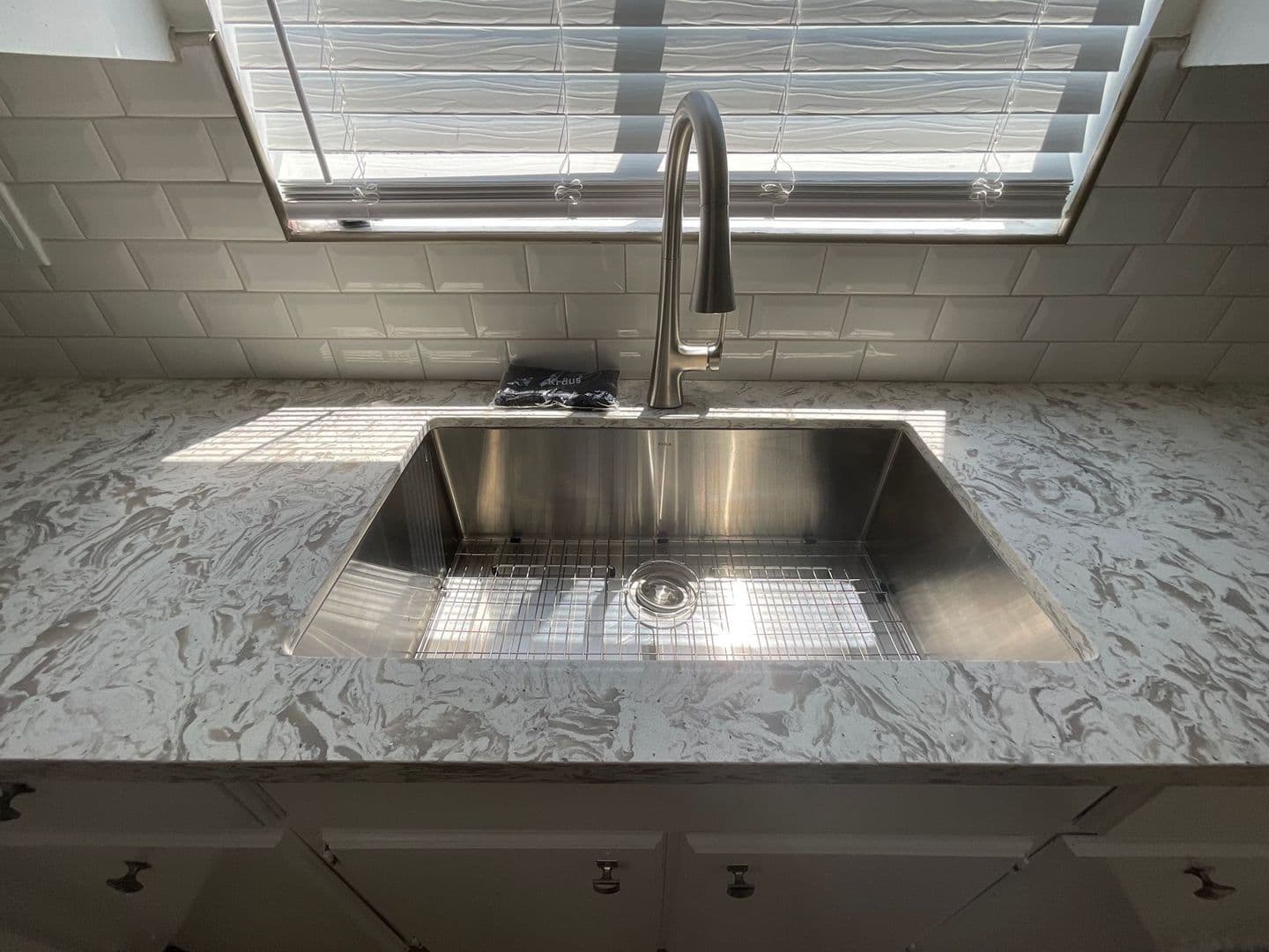 Whittier Apartment: 6327 Newlin Ave.
