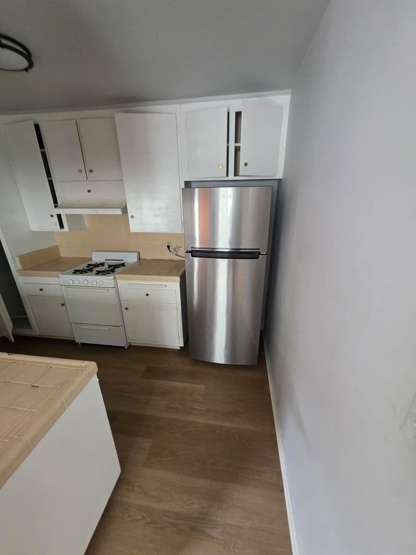 Los Angeles Apartment: 1343 N. Curson Ave.