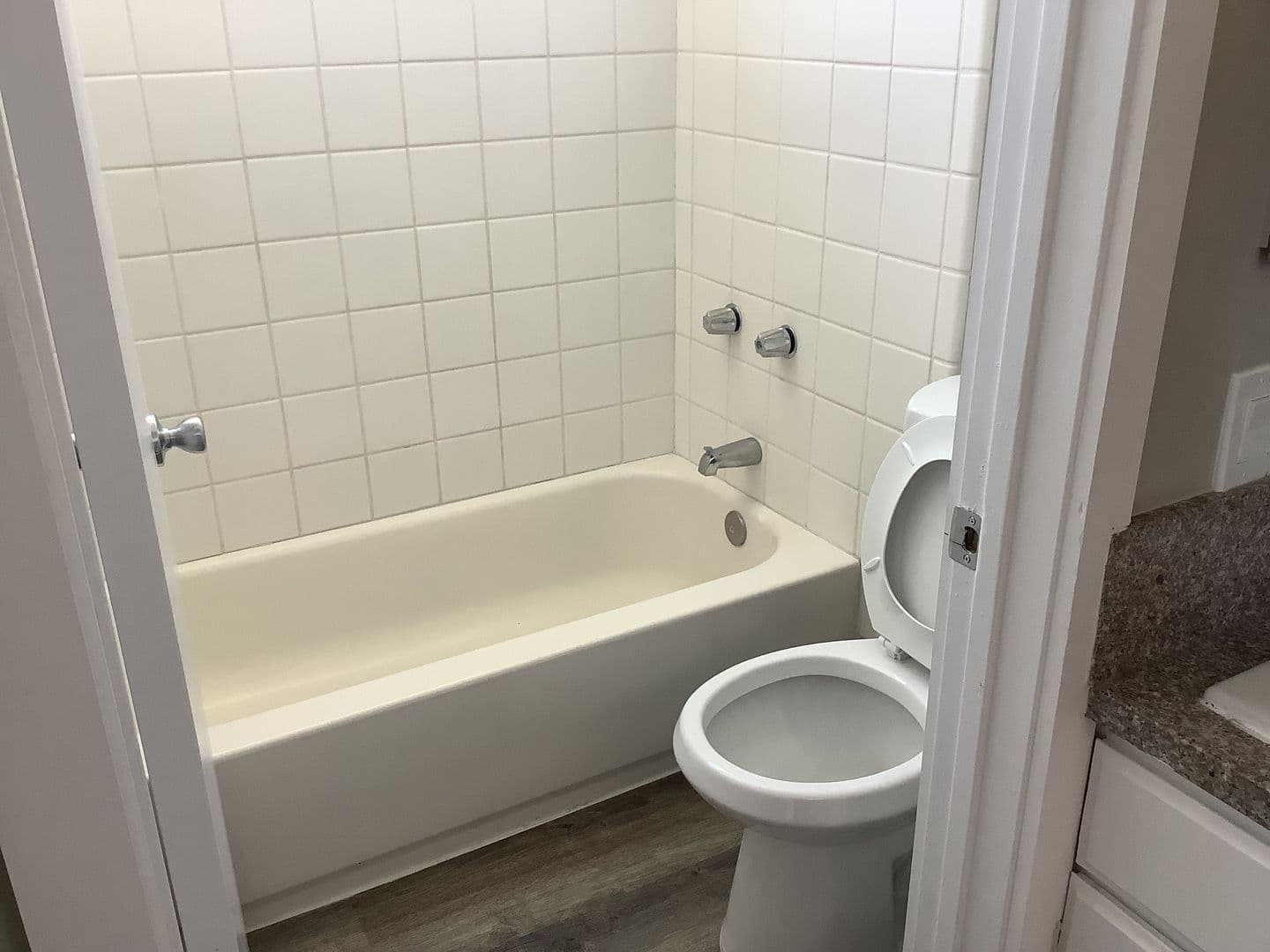 Bell Apartment: 4576 Florence Ave.