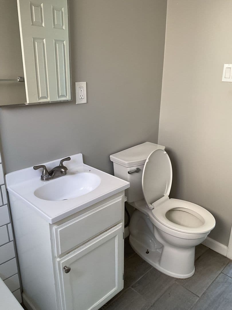 Bell Apartment: 6503 Fishburn Ave.