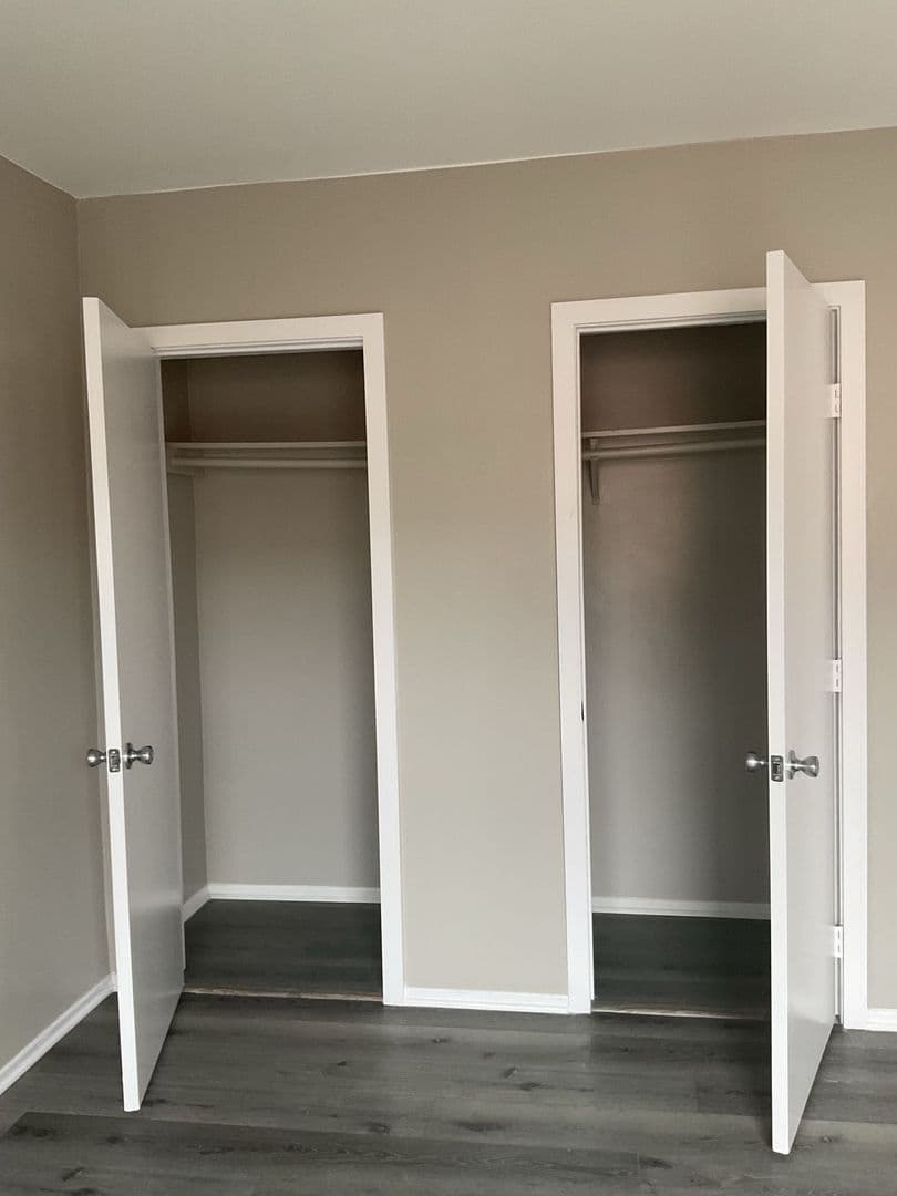Huntington Park Apartment: 7013/S Malabar St.