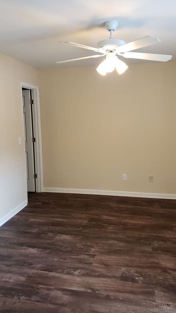 Wake Forest House: 134 West Oak Ave