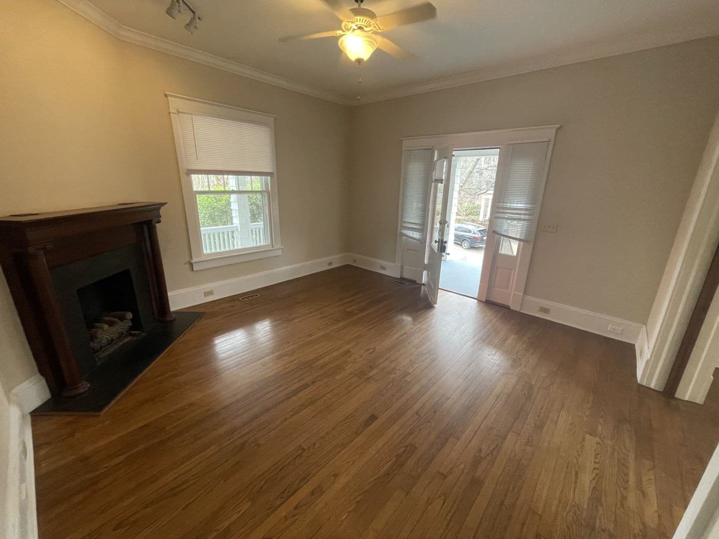 Raleigh House: 114 E Park Ave