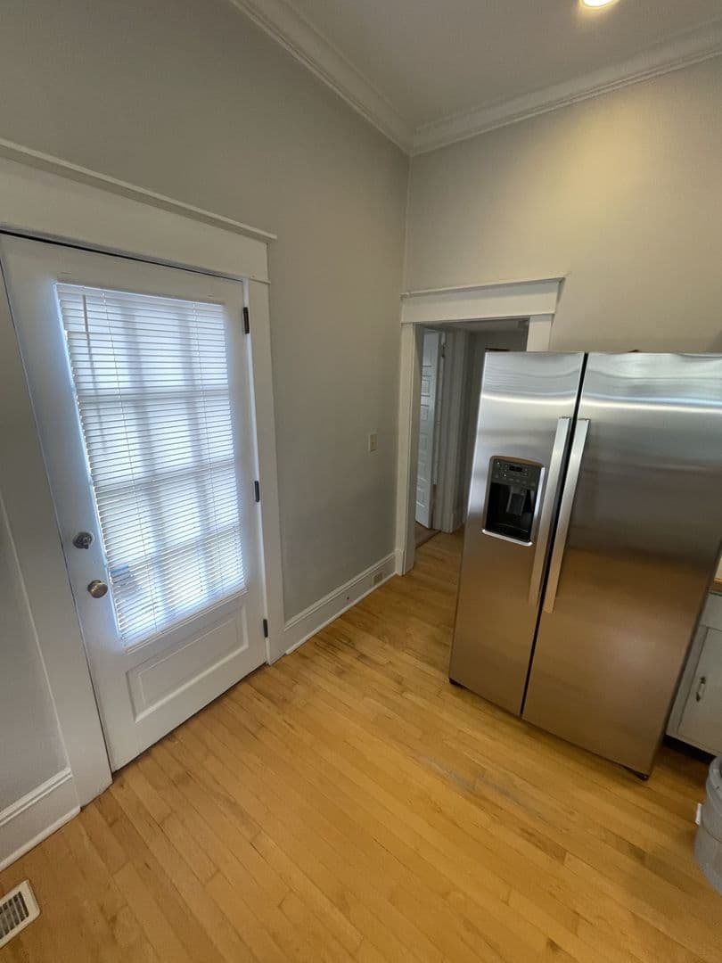Raleigh House: 114 E Park Ave