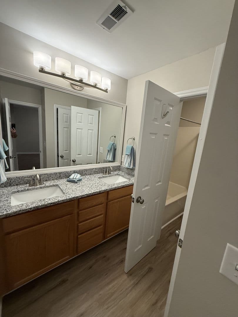 Garner Townhome: 141 Bayleigh Ct