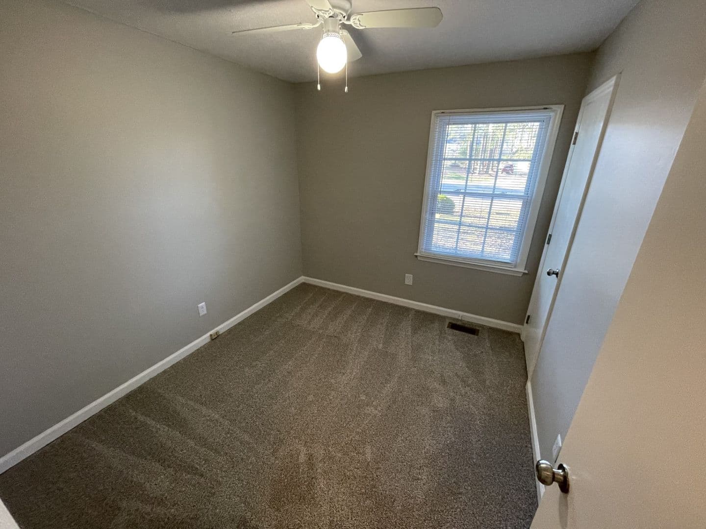 Knightdale House: 116 Pine Country Lane