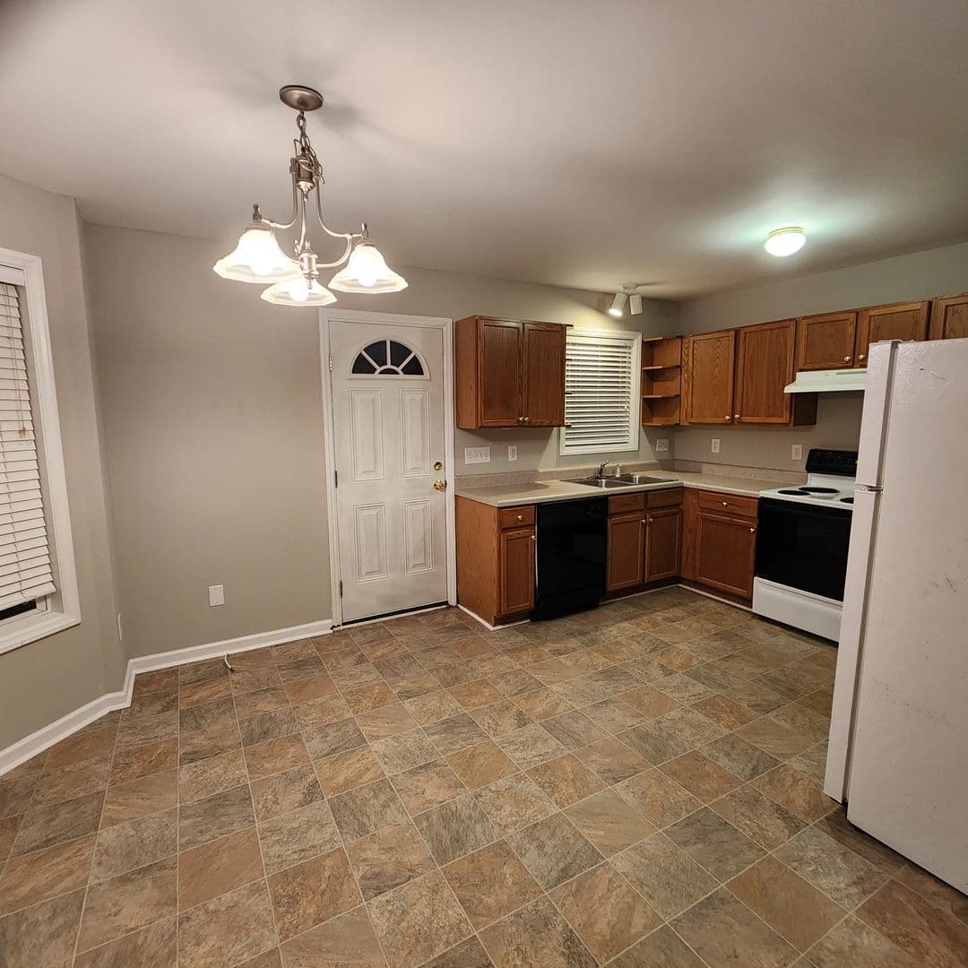 Wake Forest House: 134 West Oak Ave