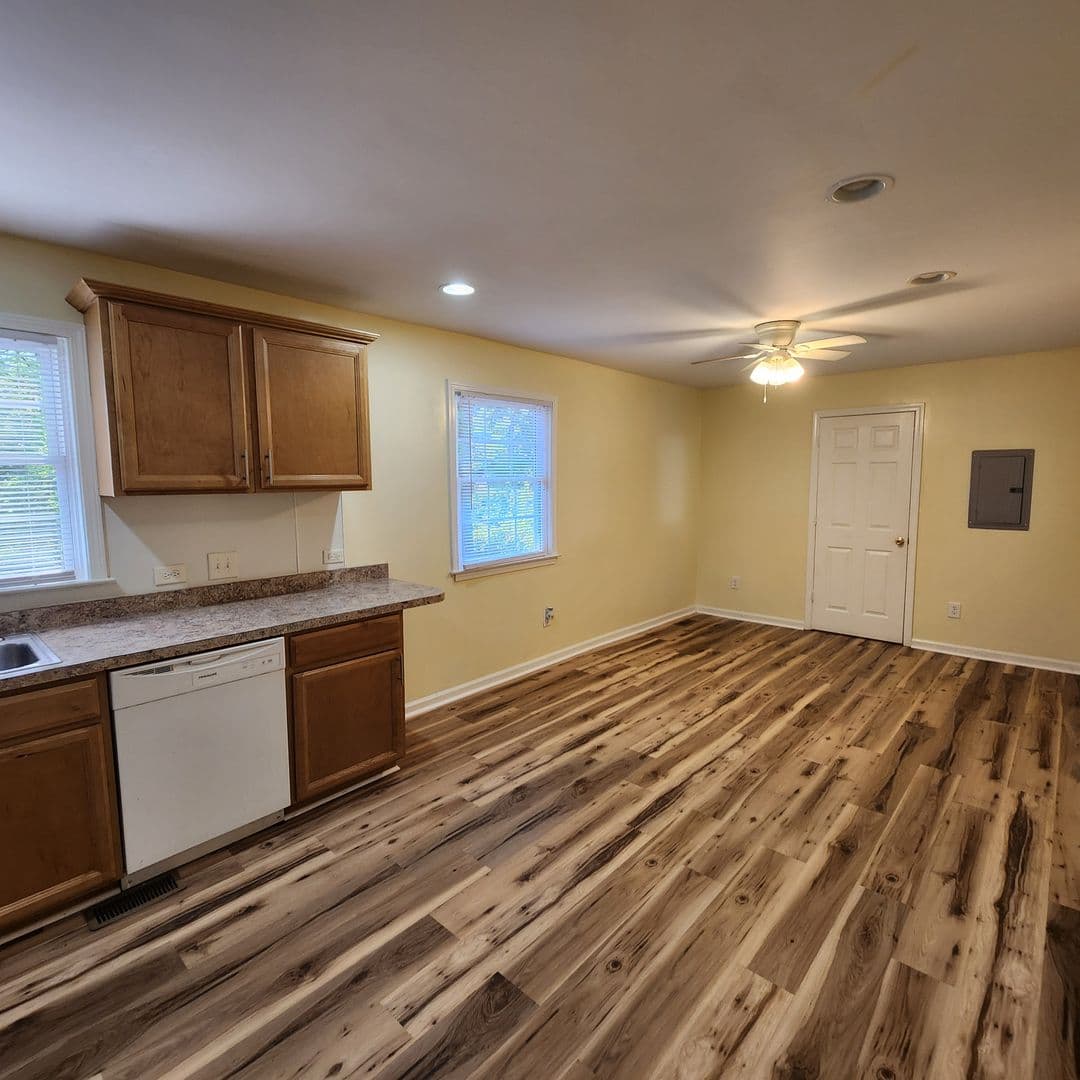 Raleigh House: 1208 Thames Ct