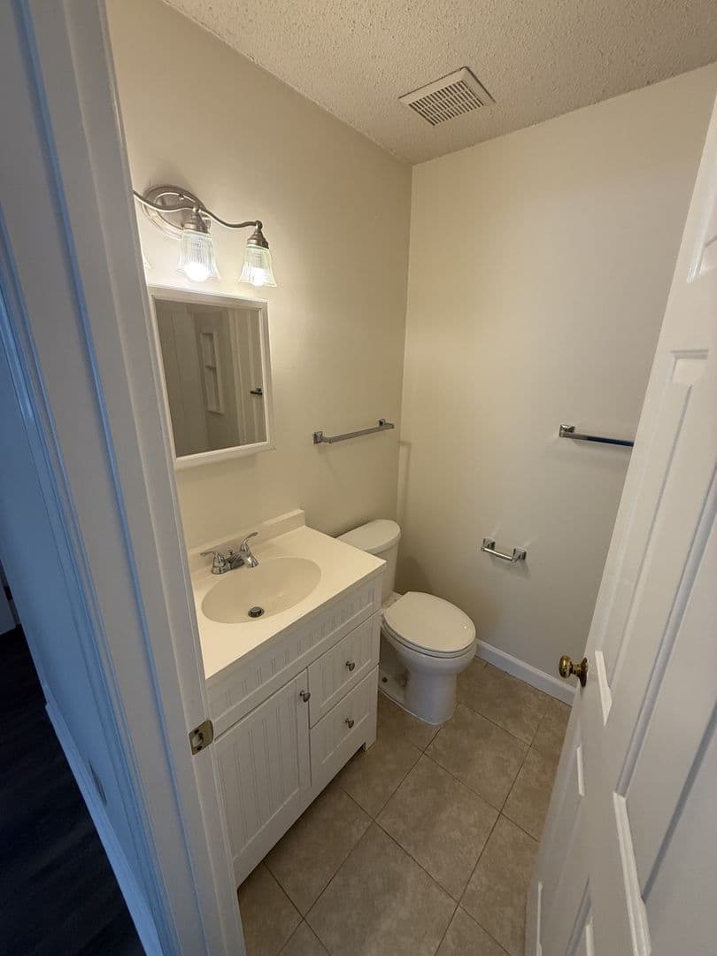 Raleigh Condo: 3531-101 Ivy Commons Dr