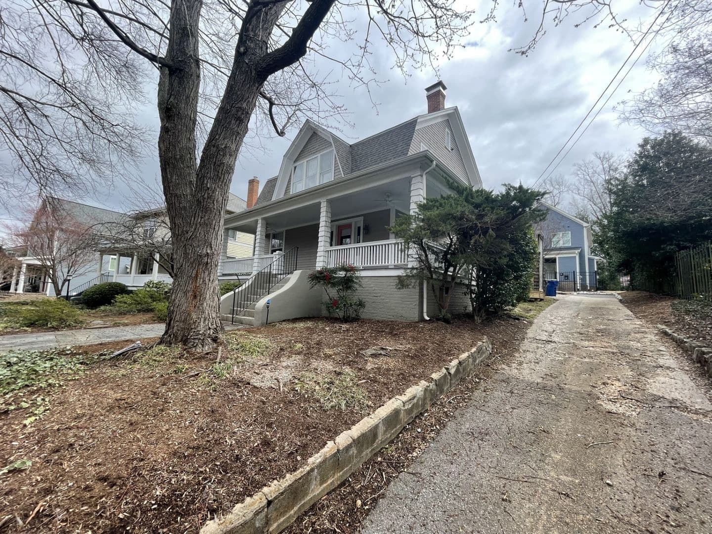 Raleigh House: 114 E Park Ave