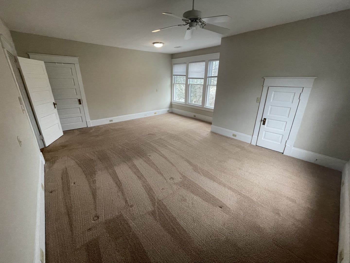 Raleigh House: 114 E Park Ave