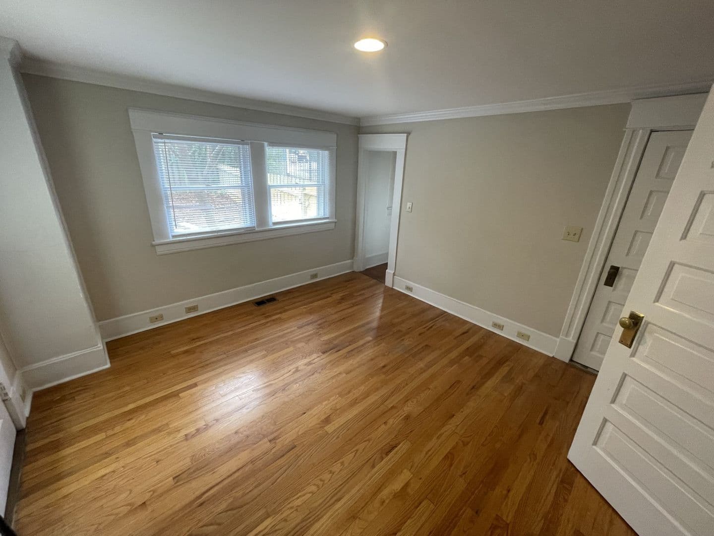 Raleigh House: 114 E Park Ave