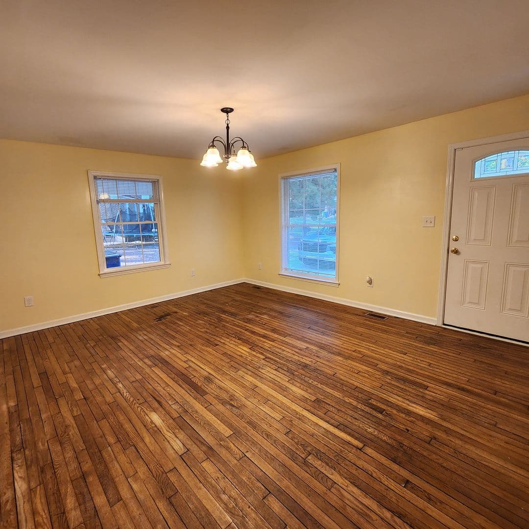 Raleigh House: 1208 Thames Ct