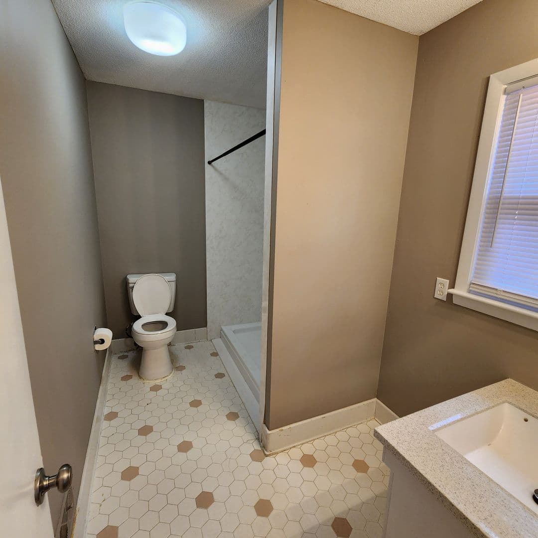 Raleigh House: 1521 Shelley Road