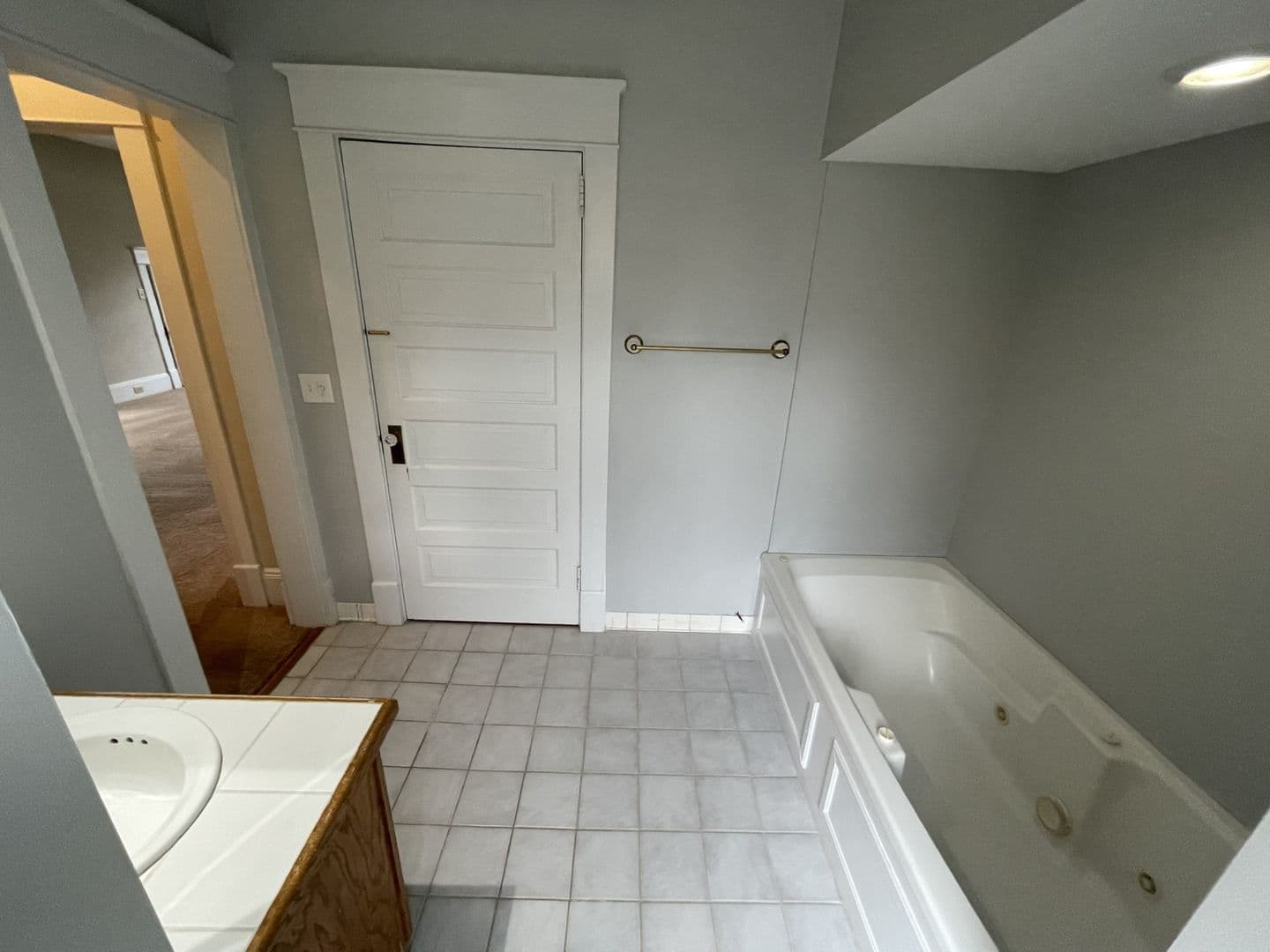 Raleigh House: 114 E Park Ave
