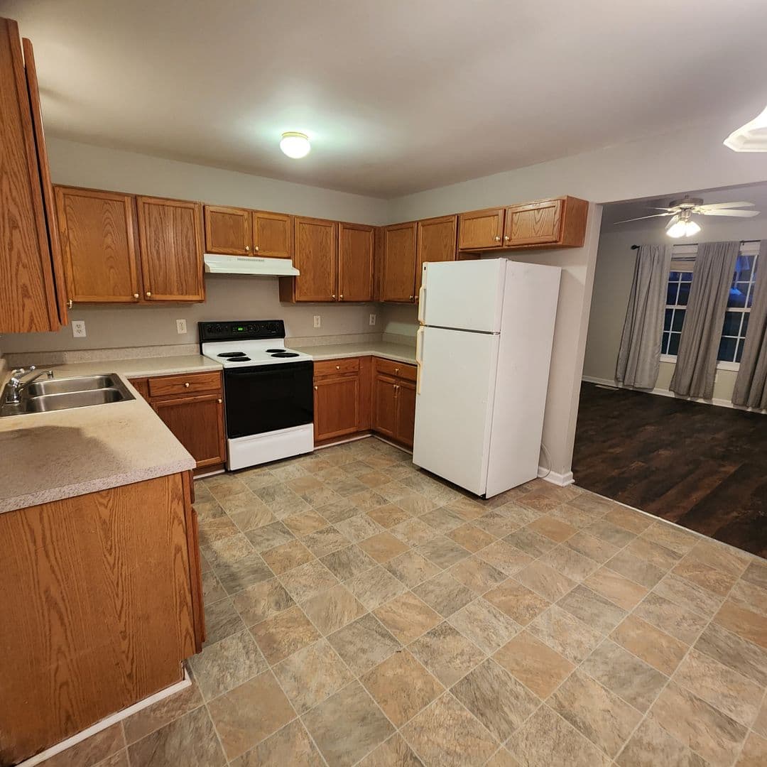 Wake Forest House: 134 West Oak Ave