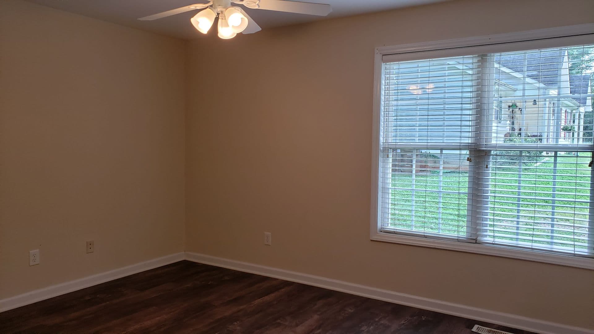Wake Forest House: 134 West Oak Ave