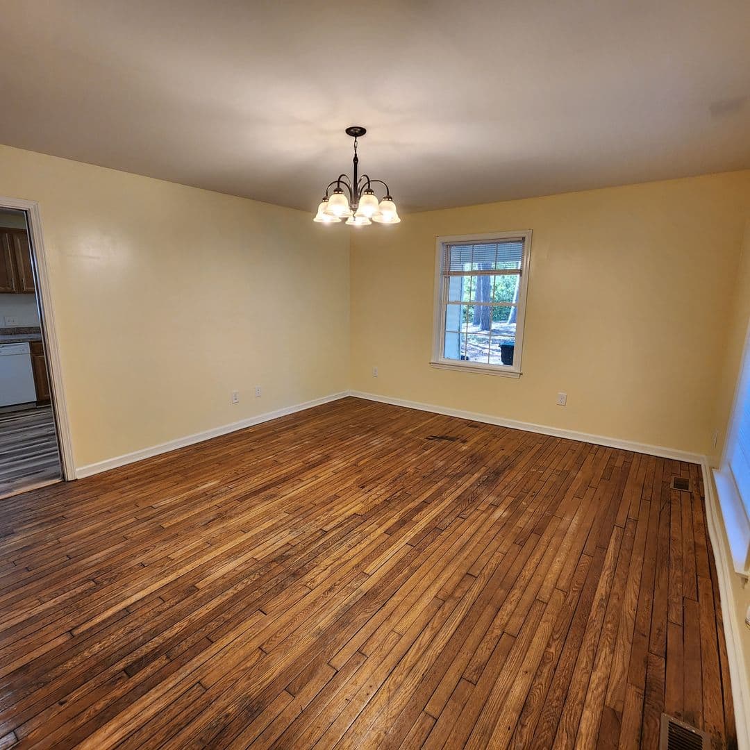 Raleigh House: 1208 Thames Ct