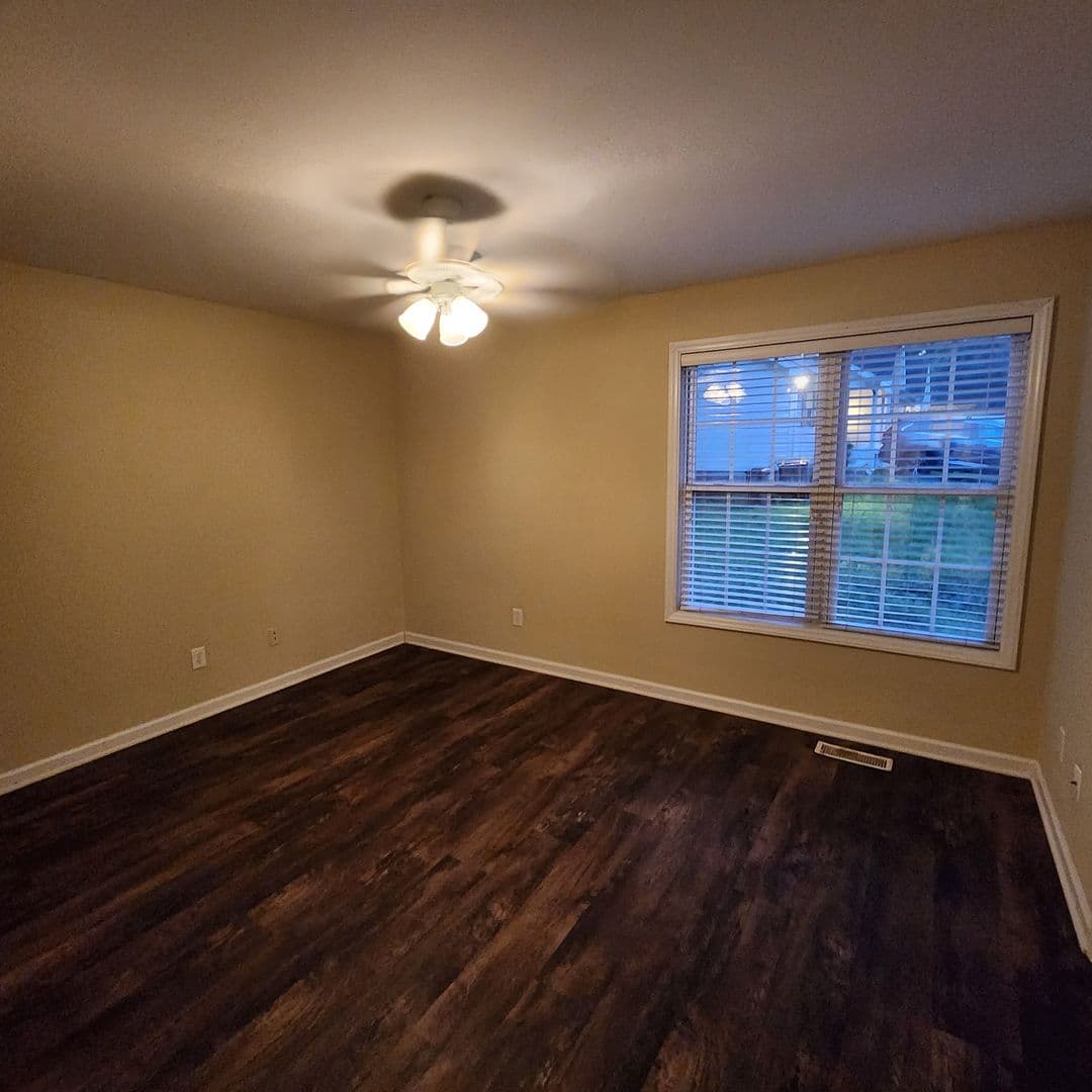 Wake Forest House: 134 West Oak Ave