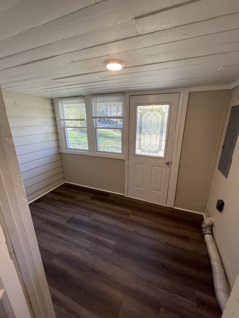 Wake Forest House: 322 E. Perry Avenue