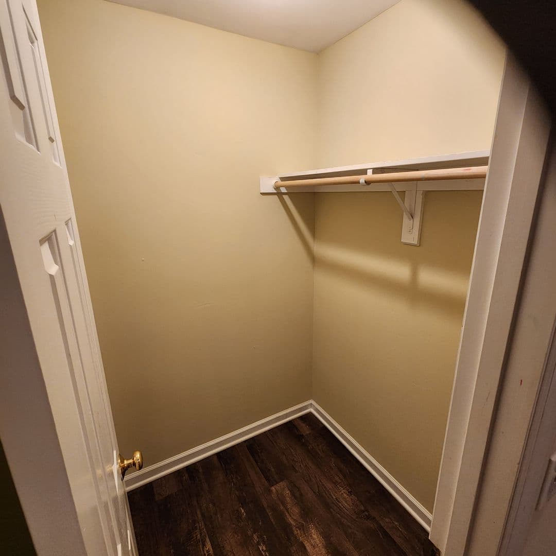 Wake Forest House: 134 West Oak Ave