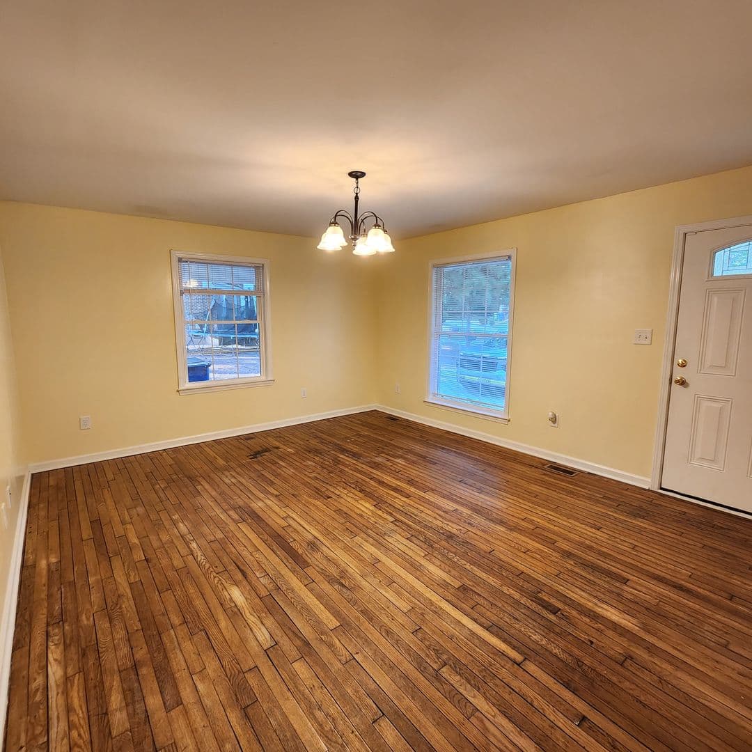 Raleigh House: 1208 Thames Ct