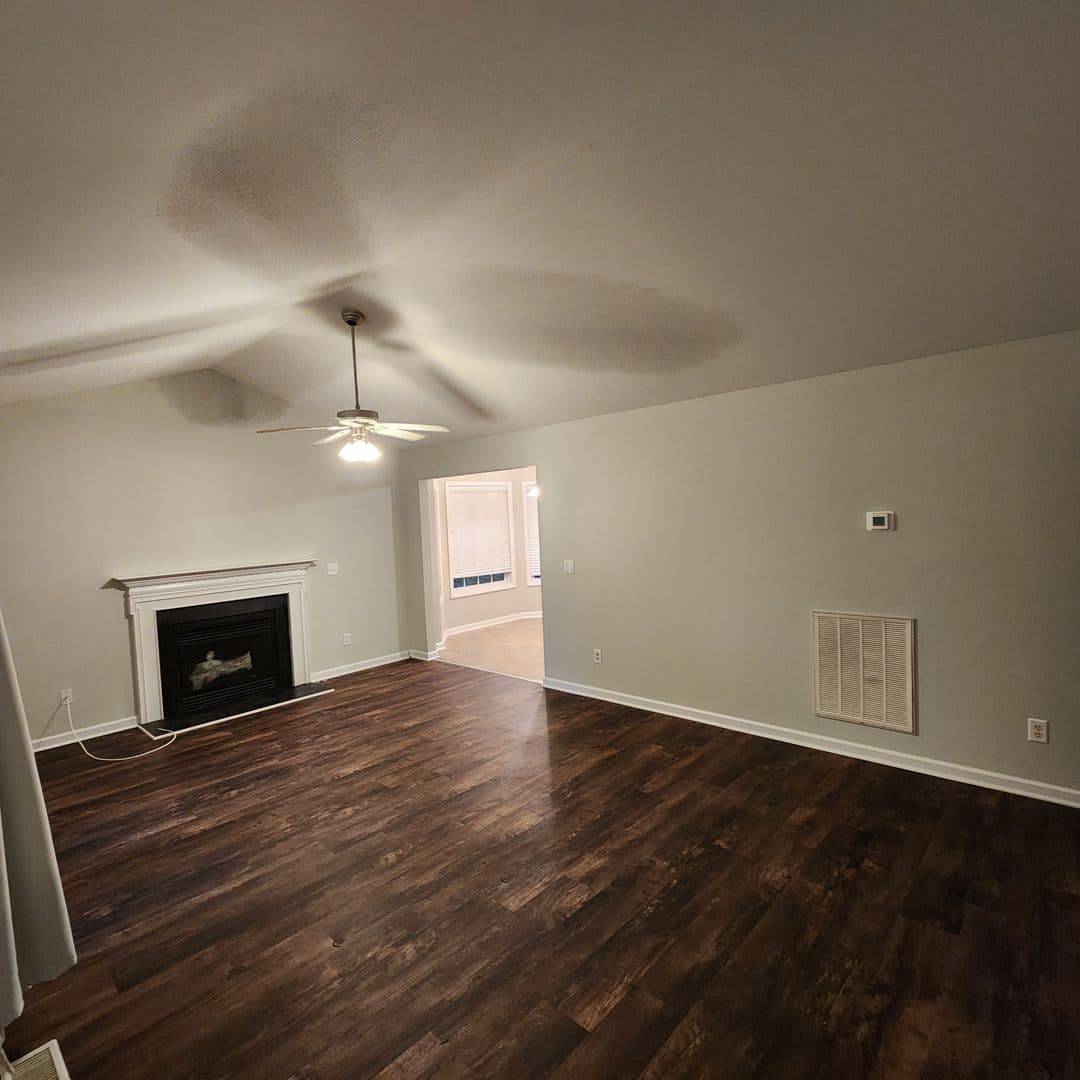 Wake Forest House: 134 West Oak Ave