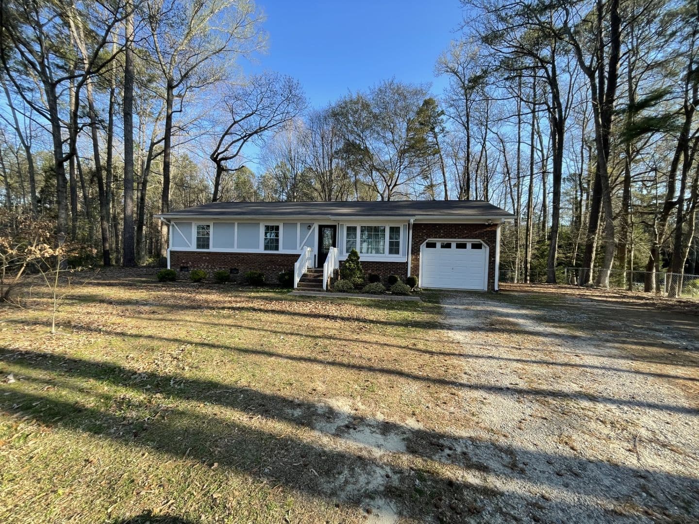 Knightdale House: 116 Pine Country Lane