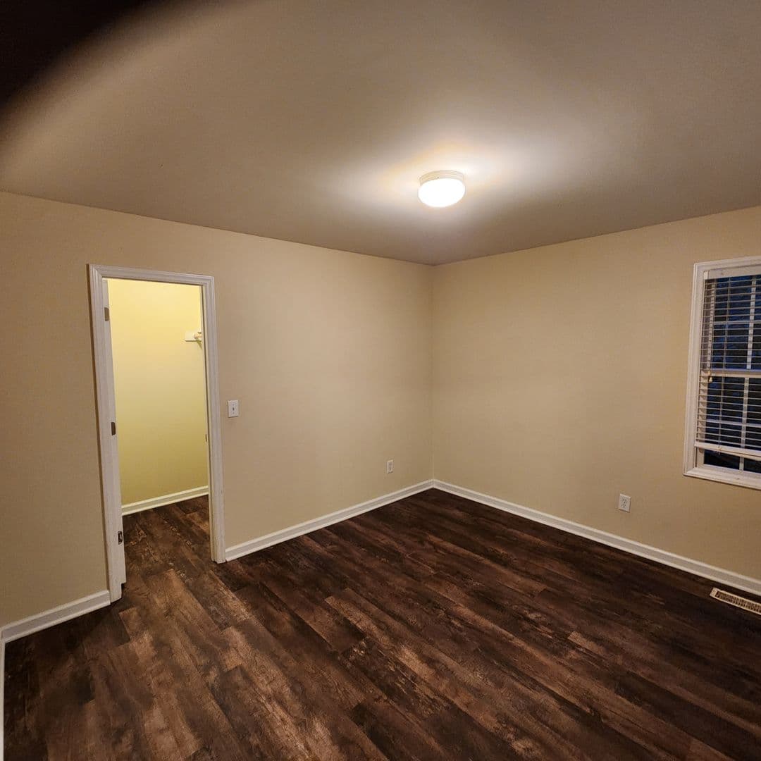 Wake Forest House: 134 West Oak Ave