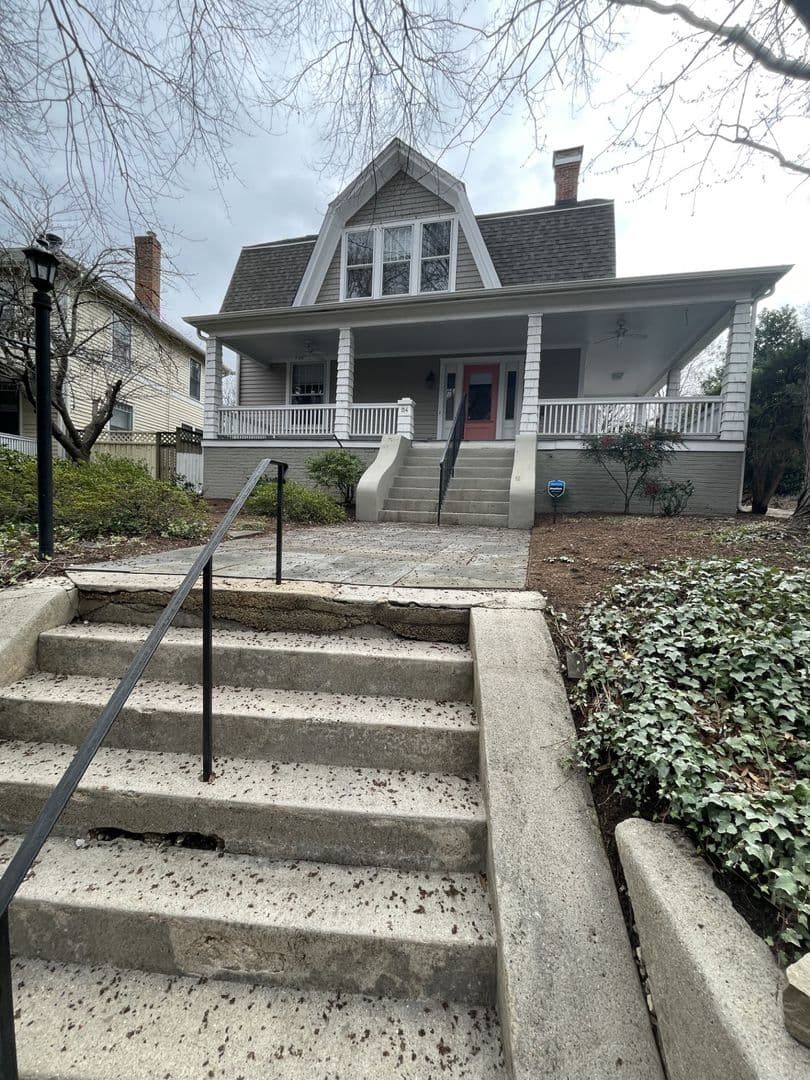 Raleigh House: 114 E Park Ave