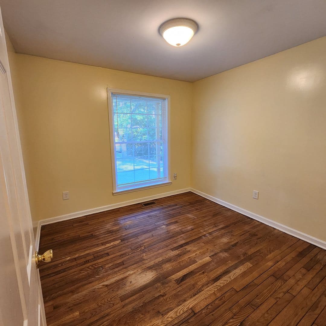 Raleigh House: 1208 Thames Ct