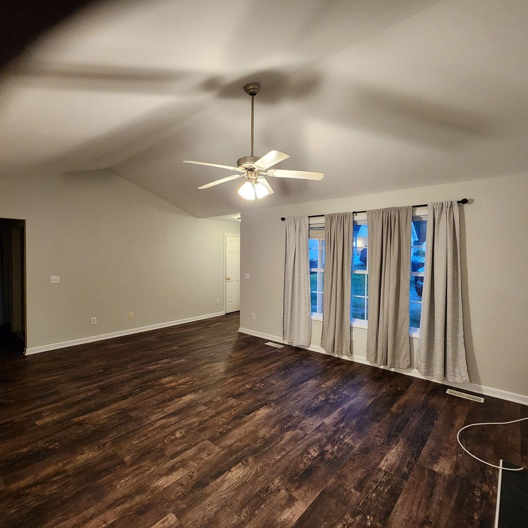 Wake Forest House: 134 West Oak Ave