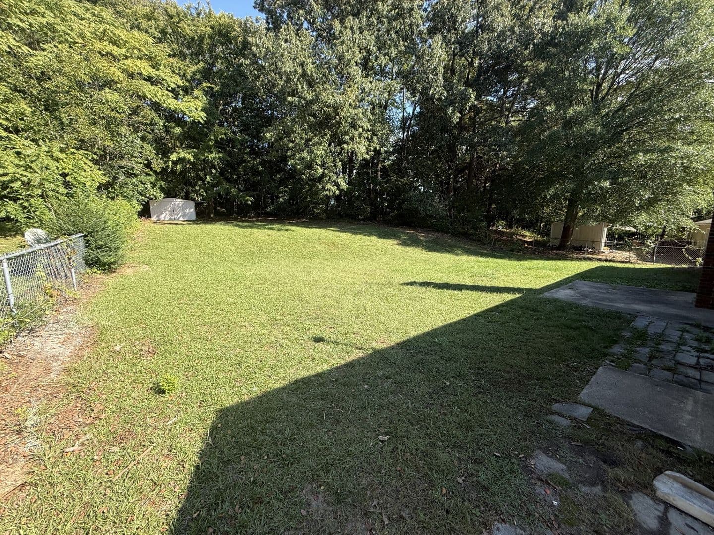 Raleigh House: 5224 Round Hill Lane