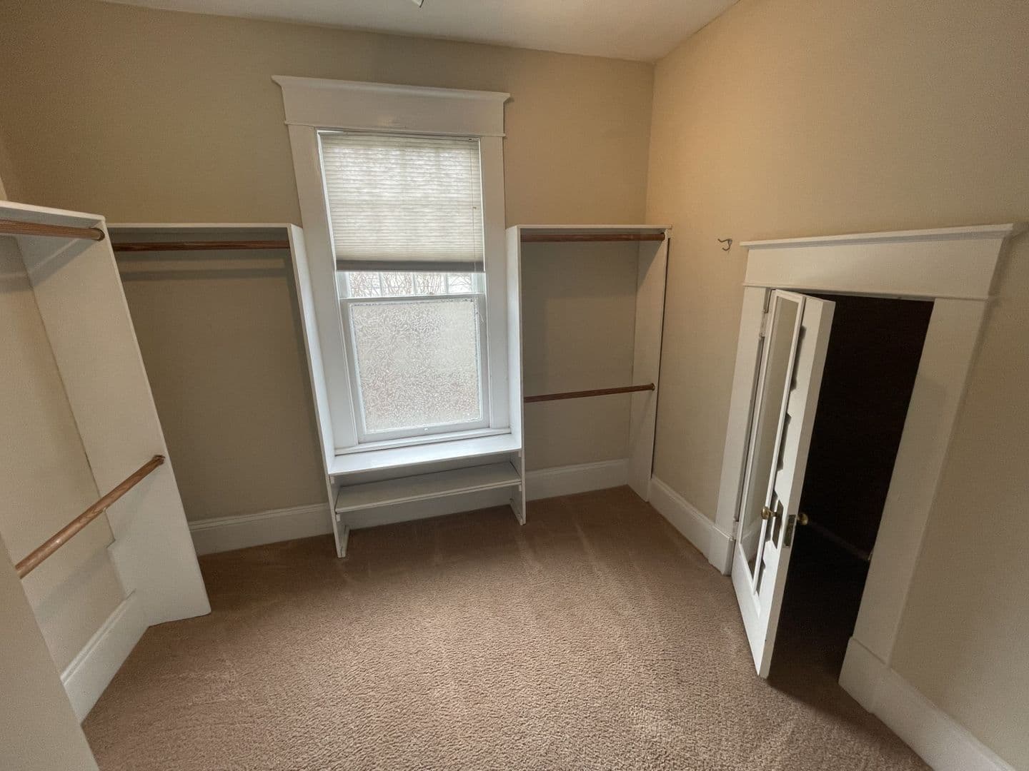 Raleigh House: 114 E Park Ave