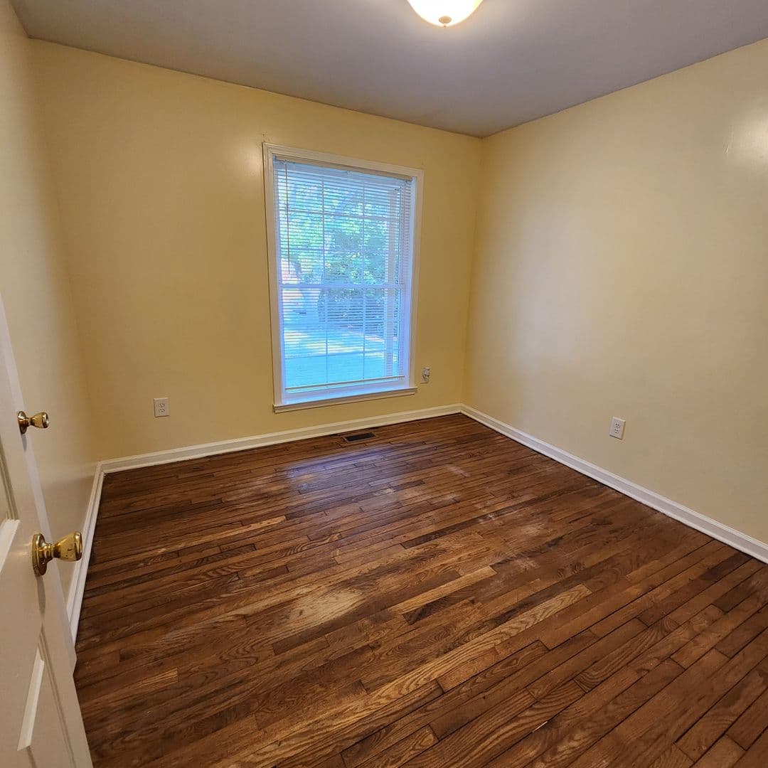 Raleigh House: 1208 Thames Ct