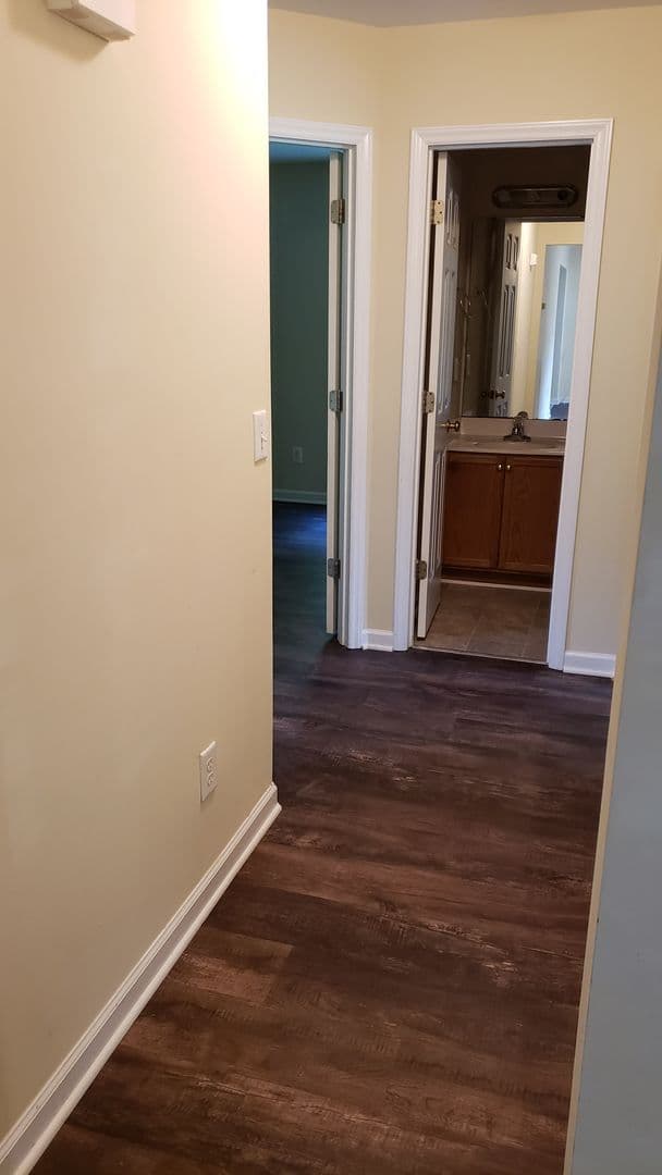 Wake Forest House: 134 West Oak Ave