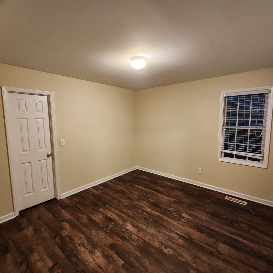Wake Forest House: 134 West Oak Ave
